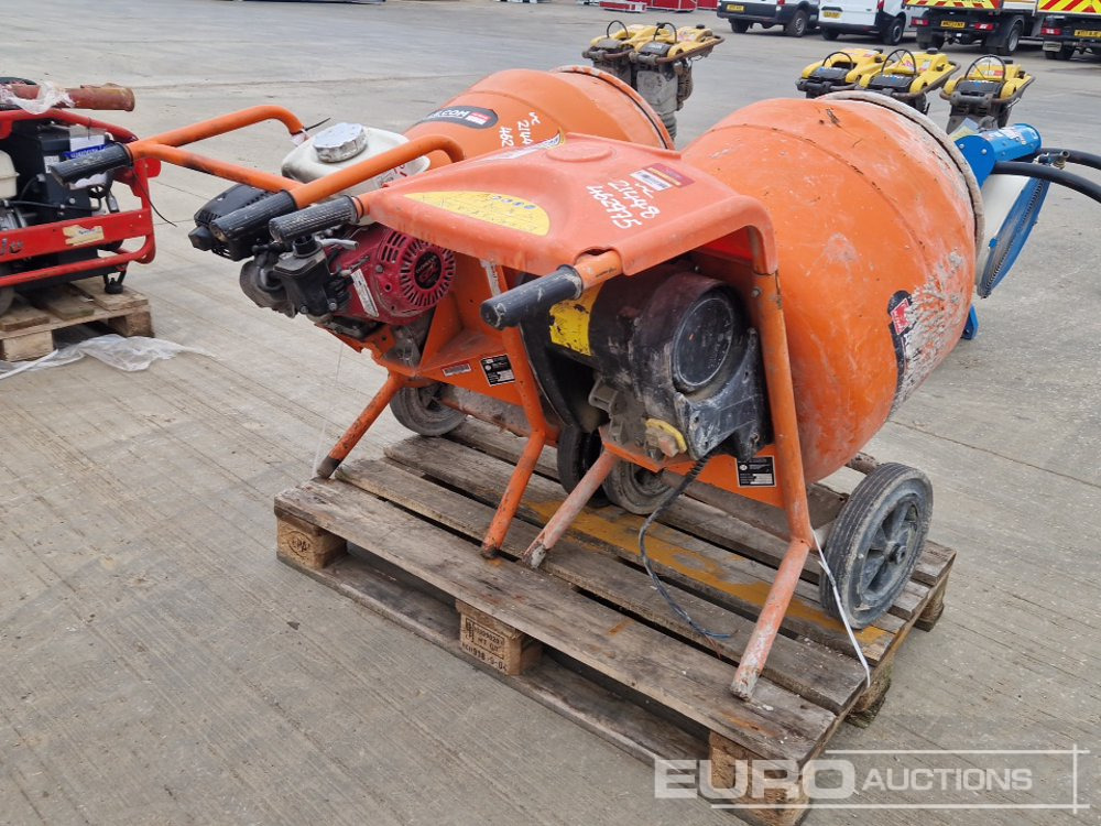 Altrad Minimix 150 Petrol Cement Mixer, Honda Engine (Spares). 110Volt Cement Mixer - Betoneira: foto 5 Altrad Minimix 150 Petrol Cement Mixer, Honda Engine (Spares). 110Volt Cement Mixer - Betoneira: foto 5