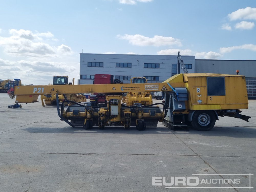 Bucher Schorling P21 Single Axle Runway Sweeper, Snow Clearing Brush, Snow Blower, Dryer - Removedor de neve: foto 2 Bucher Schorling P21 Single Axle Runway Sweeper, Snow Clearing Brush, Snow Blower, Dryer - Removedor de neve: foto 2