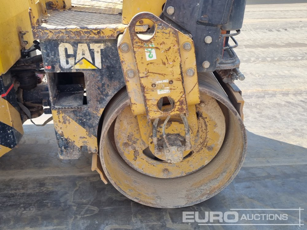 Rolo CAT CB224E: foto 10