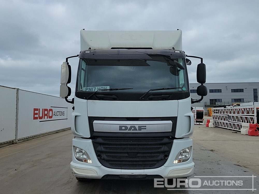 Caminhão frigorífico DAF CF330: foto 8