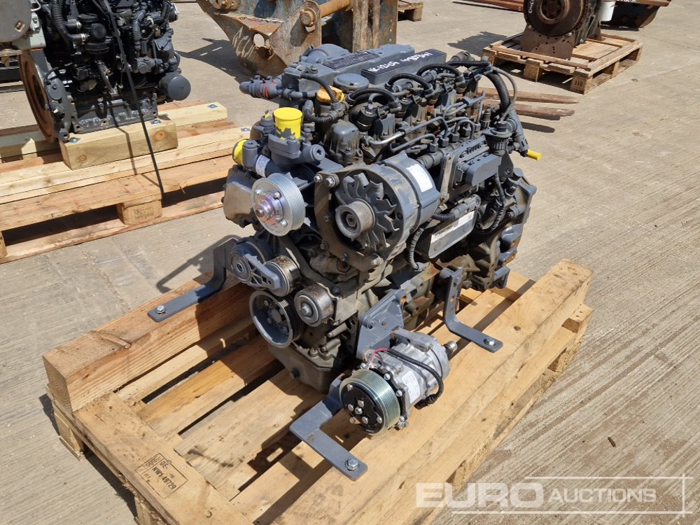 Deutz 4 Cylinder Engine - Motor: foto 1 Deutz 4 Cylinder Engine - Motor: foto 1