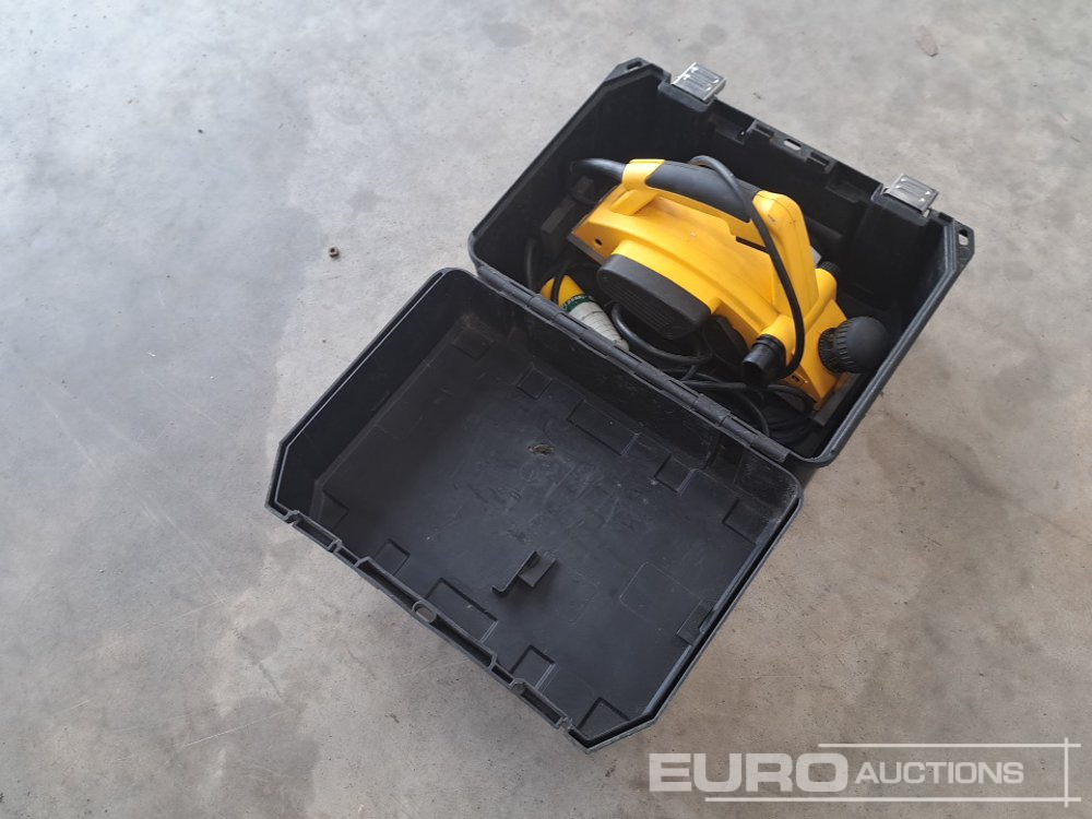Dewalt DW678L 110 Volt Planer - Equipamento de construção: foto 5 Dewalt DW678L 110 Volt Planer - Equipamento de construção: foto 5