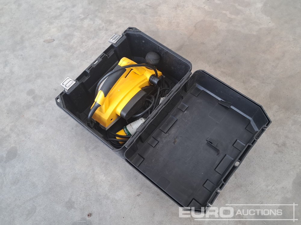 Dewalt DW678L 110 Volt Planer - Equipamento de construção: foto 3 Dewalt DW678L 110 Volt Planer - Equipamento de construção: foto 3