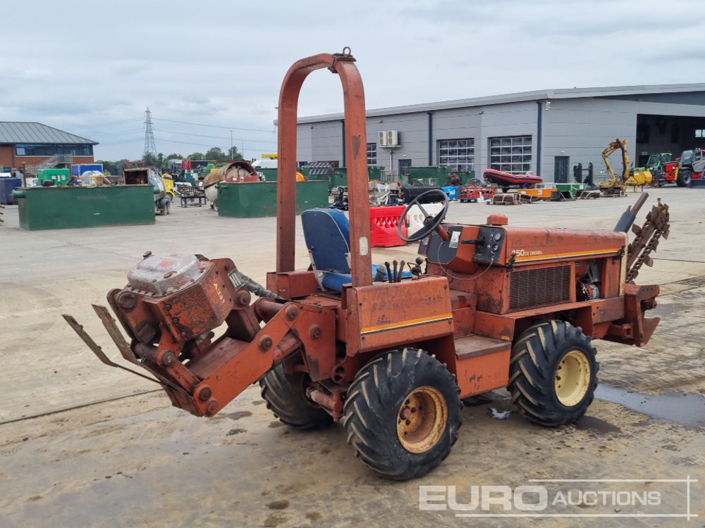 Ditch Witch 350SX - Colocadora de tubagem: foto 5 Ditch Witch 350SX - Colocadora de tubagem: foto 5