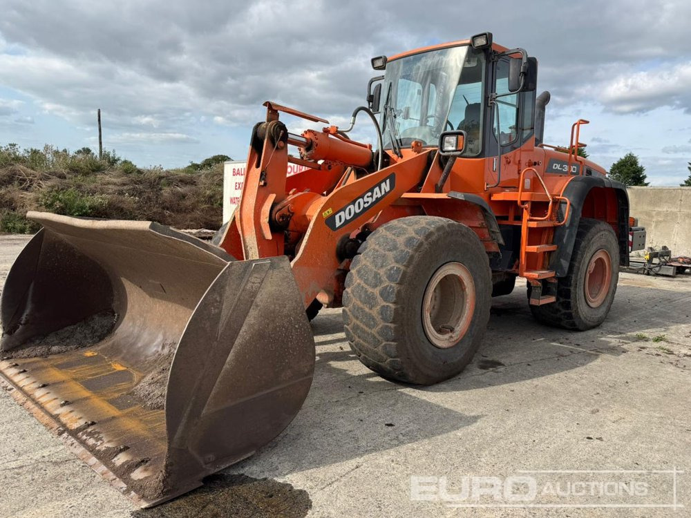 Doosan DL300 - Carregadeira de rodas: foto 1 Doosan DL300 - Carregadeira de rodas: foto 1
