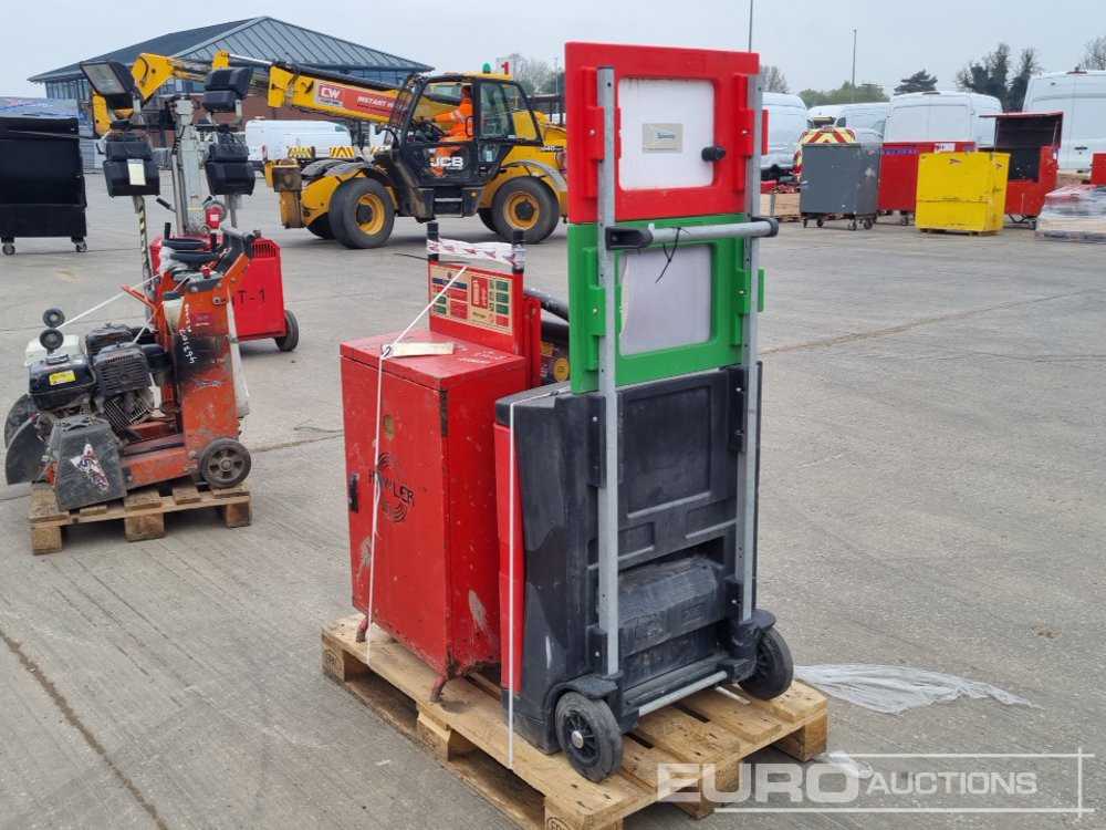 Fire Extinguisher Station (2 of), 110Volt Infared Heater - Equipamento de construção: foto 3 Fire Extinguisher Station (2 of), 110Volt Infared Heater - Equipamento de construção: foto 3