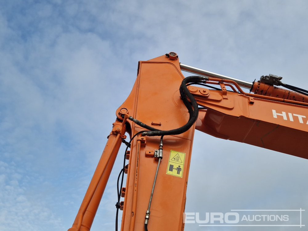 Escavadora de rastos Hitachi ZX225USLC-3: foto 12 Escavadora de rastos Hitachi ZX225USLC-3: foto 12