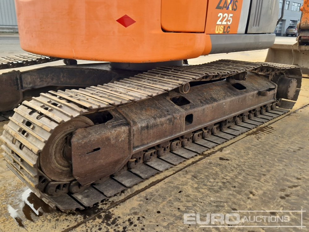 Escavadora de rastos Hitachi ZX225USLC-3: foto 28 Escavadora de rastos Hitachi ZX225USLC-3: foto 28