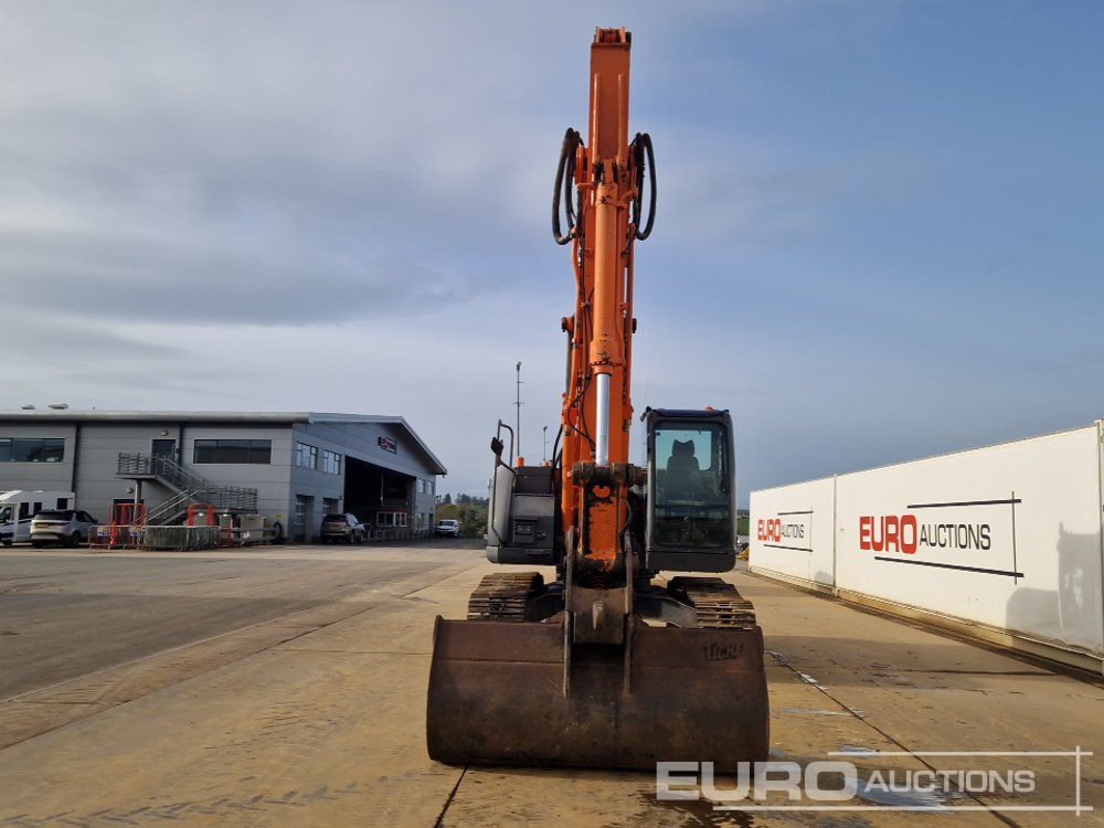 Escavadora de rastos Hitachi ZX225USLC-3: foto 8 Escavadora de rastos Hitachi ZX225USLC-3: foto 8