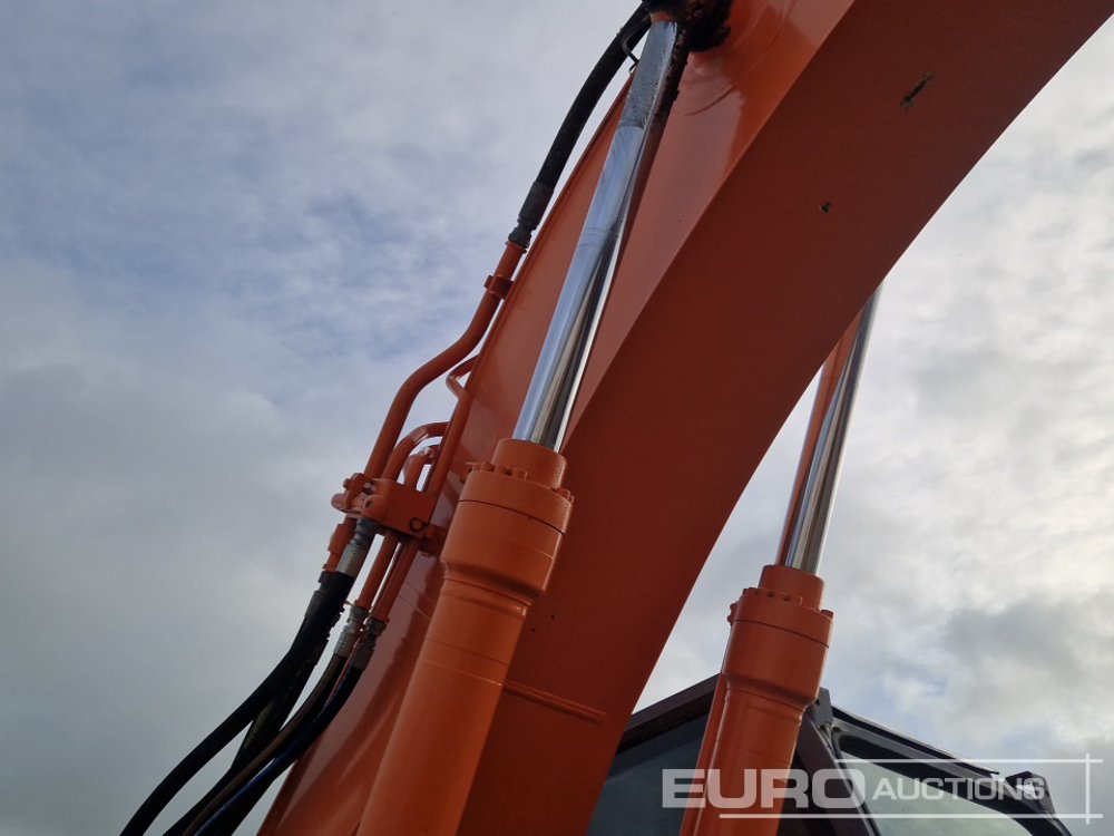 Escavadora de rastos Hitachi ZX225USLC-3: foto 18 Escavadora de rastos Hitachi ZX225USLC-3: foto 18