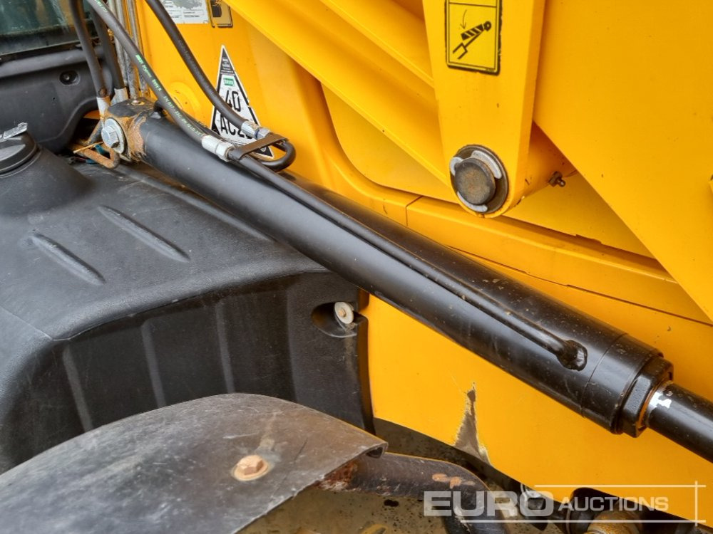 Retroescavadeira JCB 3CX P21: foto 26