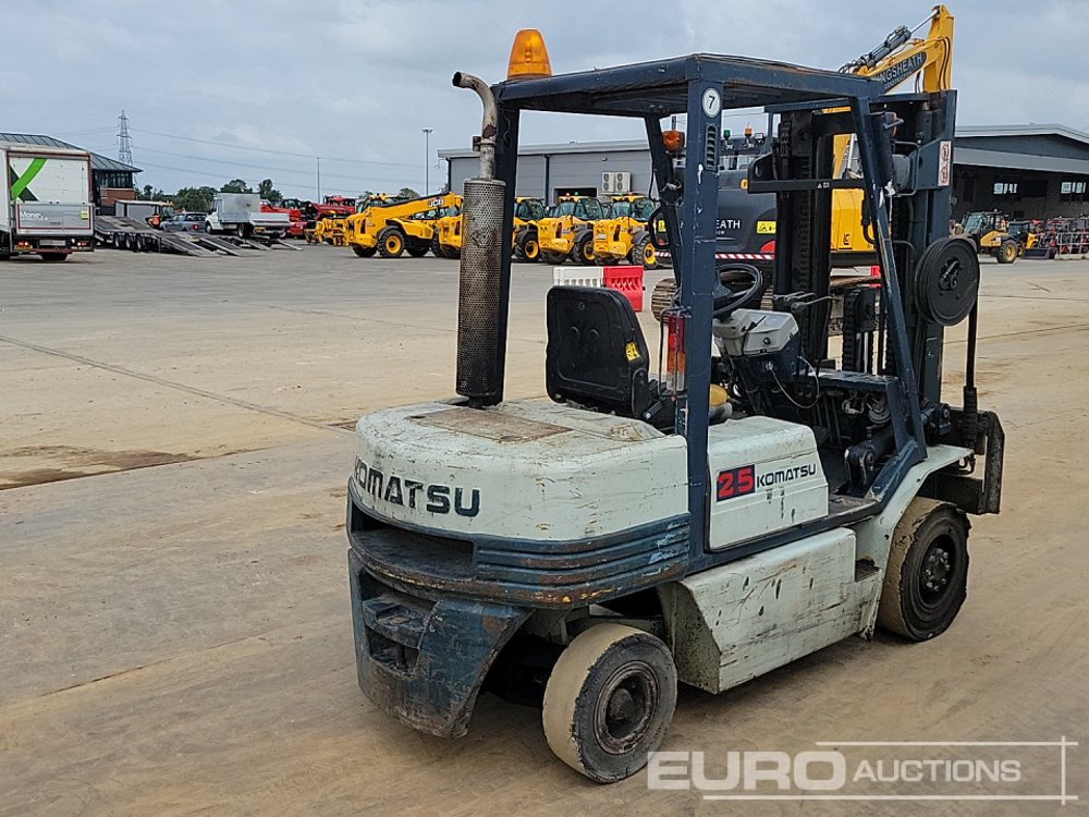Komatsu FD25T-11E - Empilhadeira: foto 5 Komatsu FD25T-11E - Empilhadeira: foto 5