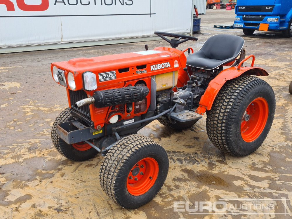 Kubota B7100D - Mini trator: foto 1 Kubota B7100D - Mini trator: foto 1