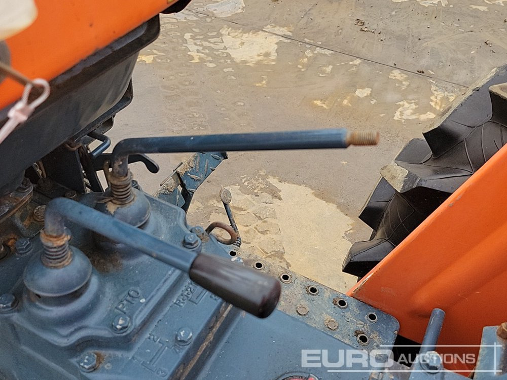 Mini trator Kubota L1500: foto 26 Mini trator Kubota L1500: foto 26