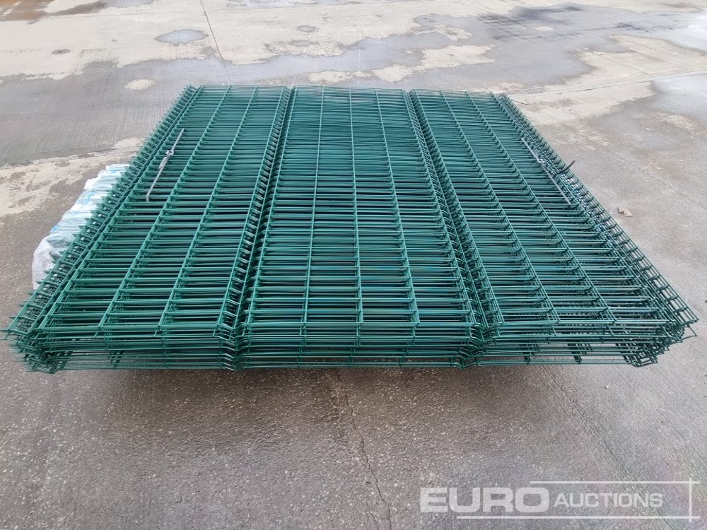 Máquina agrícola Unused Galvanised & Powder Coated Heavy Duty (5mm) Wire Mesh Fencing, 25 x H2.4m x W2.2m Panels, 26 x 60mm x 60mm x3m Posts, with Fittings (Green): foto 17
