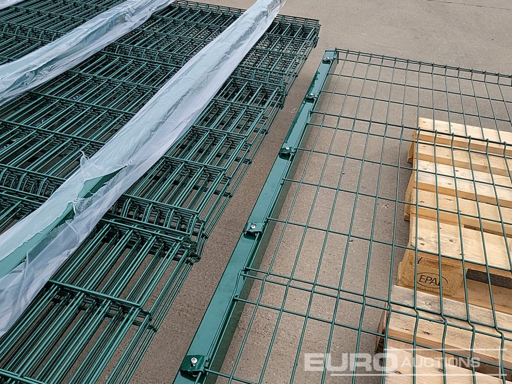 Máquina agrícola Unused Galvanised & Powder Coated Heavy Duty (5mm) Wire Mesh Fencing, 25 x H2.4m x W2.2m Panels, 26 x 60mm x 60mm x3m Posts, with Fittings (Green): foto 9