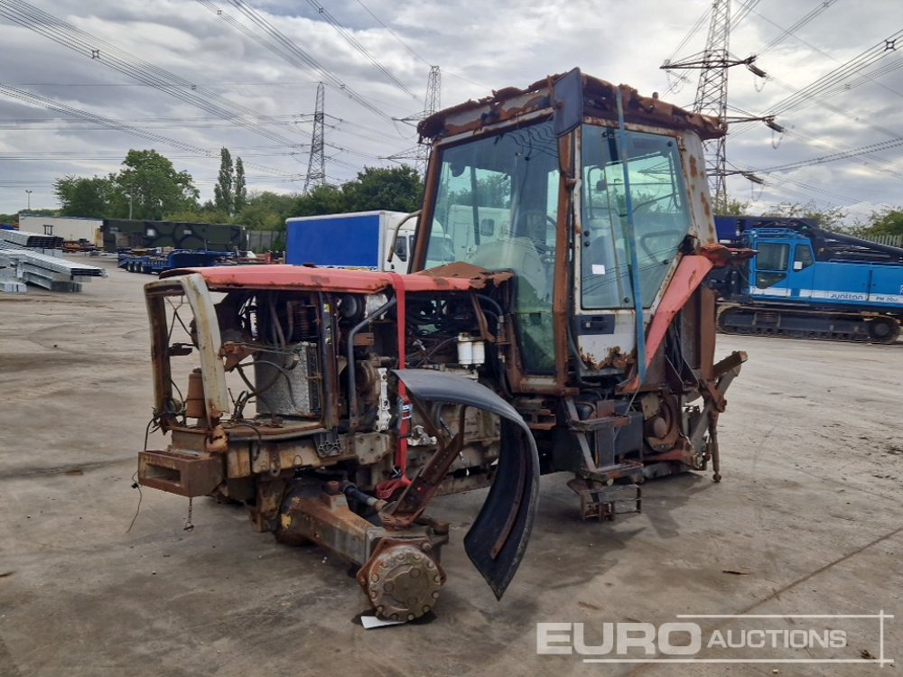 Massey Ferguson 4WD Tractor, 3 Spool Valve (Spares) - Trator: foto 1 Massey Ferguson 4WD Tractor, 3 Spool Valve (Spares) - Trator: foto 1
