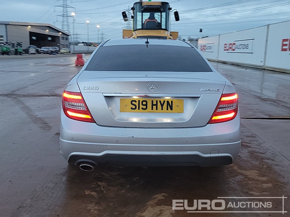 Mercedes C220 CDI - Automóvel: foto 4 Mercedes C220 CDI - Automóvel: foto 4