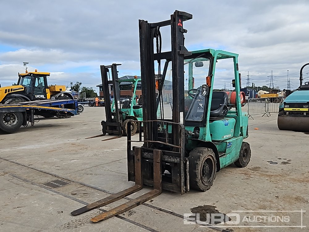 Mitsubishi FG25K - Empilhadeira a gás: foto 1 Mitsubishi FG25K - Empilhadeira a gás: foto 1