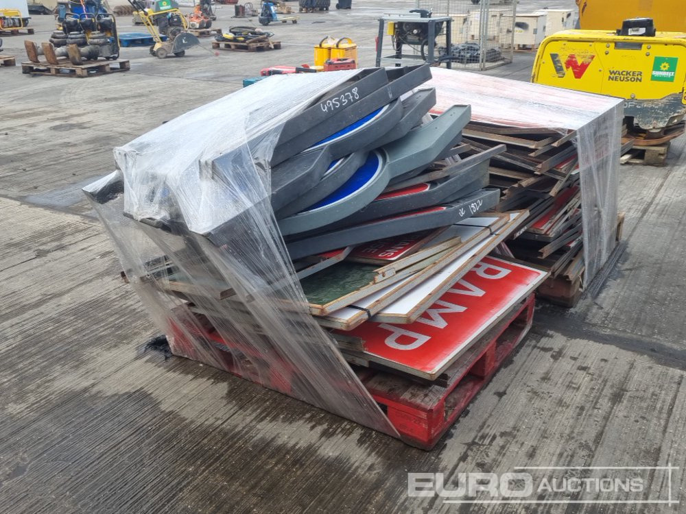 Equipamento de construção Pallet of Signs (2 of): foto 7