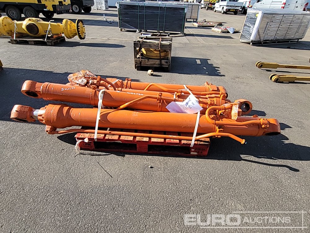 Hitachi Rams to suit Excavator (4 of) - Peça de reposição: foto 2 Hitachi Rams to suit Excavator (4 of) - Peça de reposição: foto 2