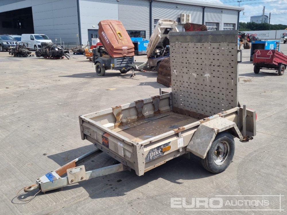 Pike Single Axle Traffic Light Trailer - Reboque porta máquinas: foto 1 Pike Single Axle Traffic Light Trailer - Reboque porta máquinas: foto 1