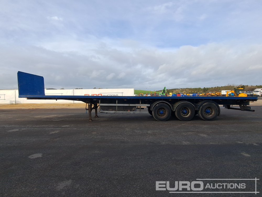 SDC 45' Tri Axle Flat Trailer, BPW Axles, Goal Post Sockets, Twist Locks - Semi-reboque plataforma/ Caixa aberta: foto 2 SDC 45' Tri Axle Flat Trailer, BPW Axles, Goal Post Sockets, Twist Locks - Semi-reboque plataforma/ Caixa aberta: foto 2