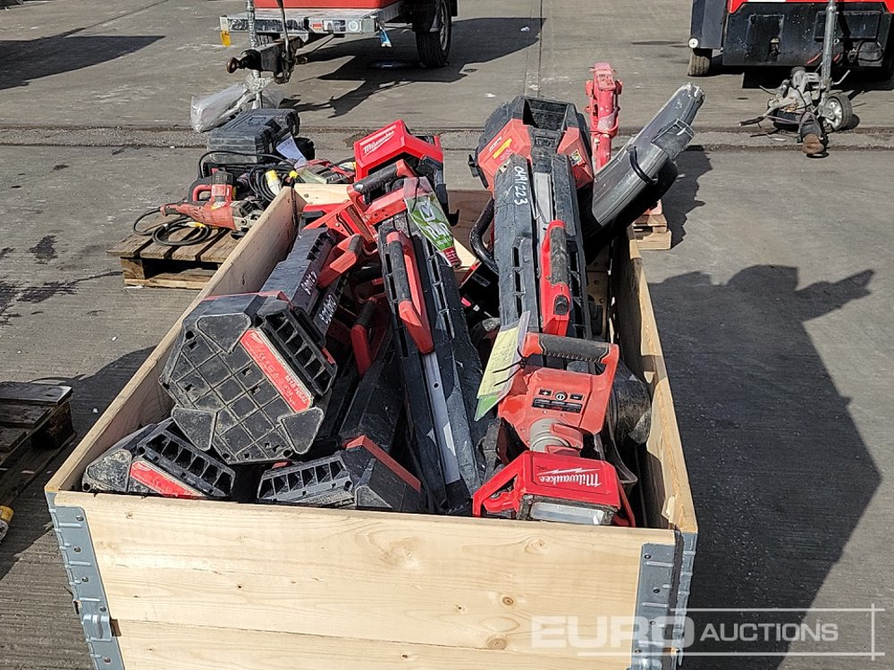 Selection of Various Hand Held Power Tools, Battery Quick Cut Saws & Lights - Equipamento de construção: foto 5 Selection of Various Hand Held Power Tools, Battery Quick Cut Saws & Lights - Equipamento de construção: foto 5