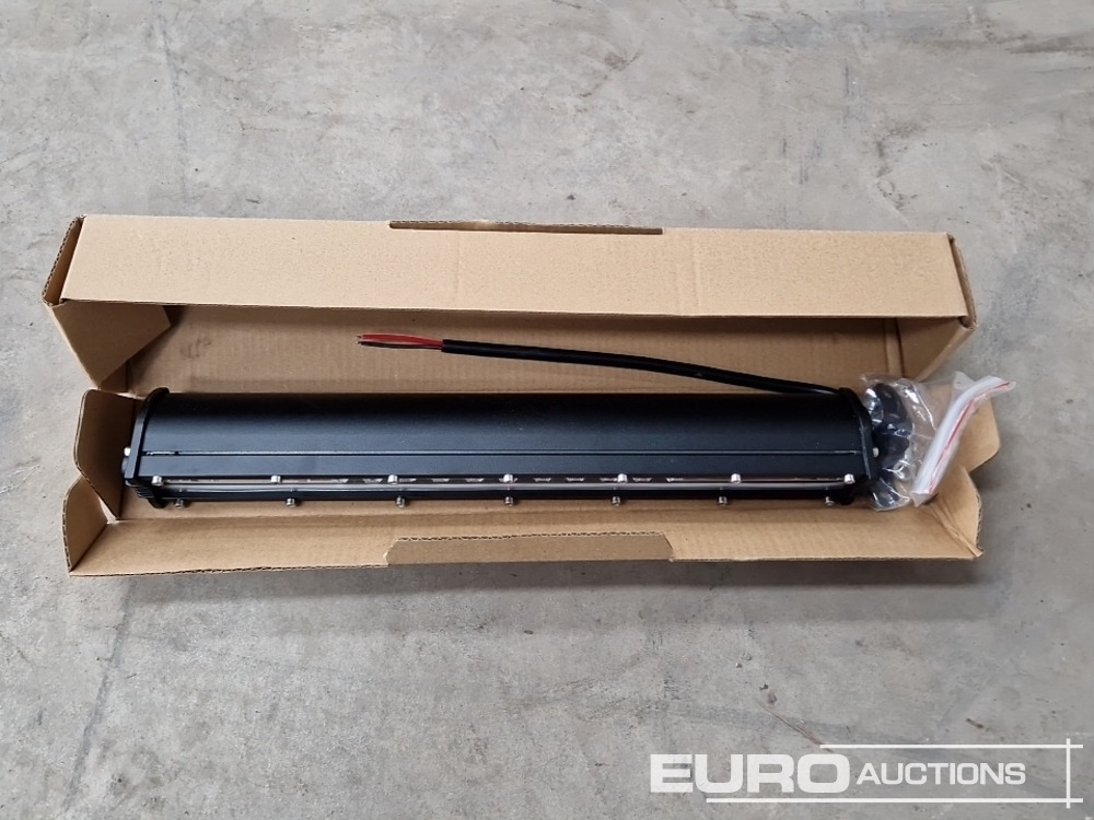 Unused 13" 120W Combo Beam LED Light Bar, Mounting Brackets, IP68 Waterproof - Equipamento de construção: foto 4 Unused 13" 120W Combo Beam LED Light Bar, Mounting Brackets, IP68 Waterproof - Equipamento de construção: foto 4