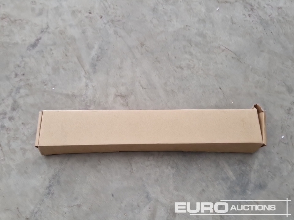 Unused 13" 120W Combo Beam LED Light Bar, Mounting Brackets, IP68 Waterproof - Equipamento de construção: foto 5 Unused 13" 120W Combo Beam LED Light Bar, Mounting Brackets, IP68 Waterproof - Equipamento de construção: foto 5