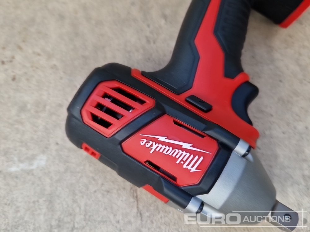 Equipamento de construção Unused Milwaukee M18 1/2 Cordless Impact Wrench (Body Only): foto 6