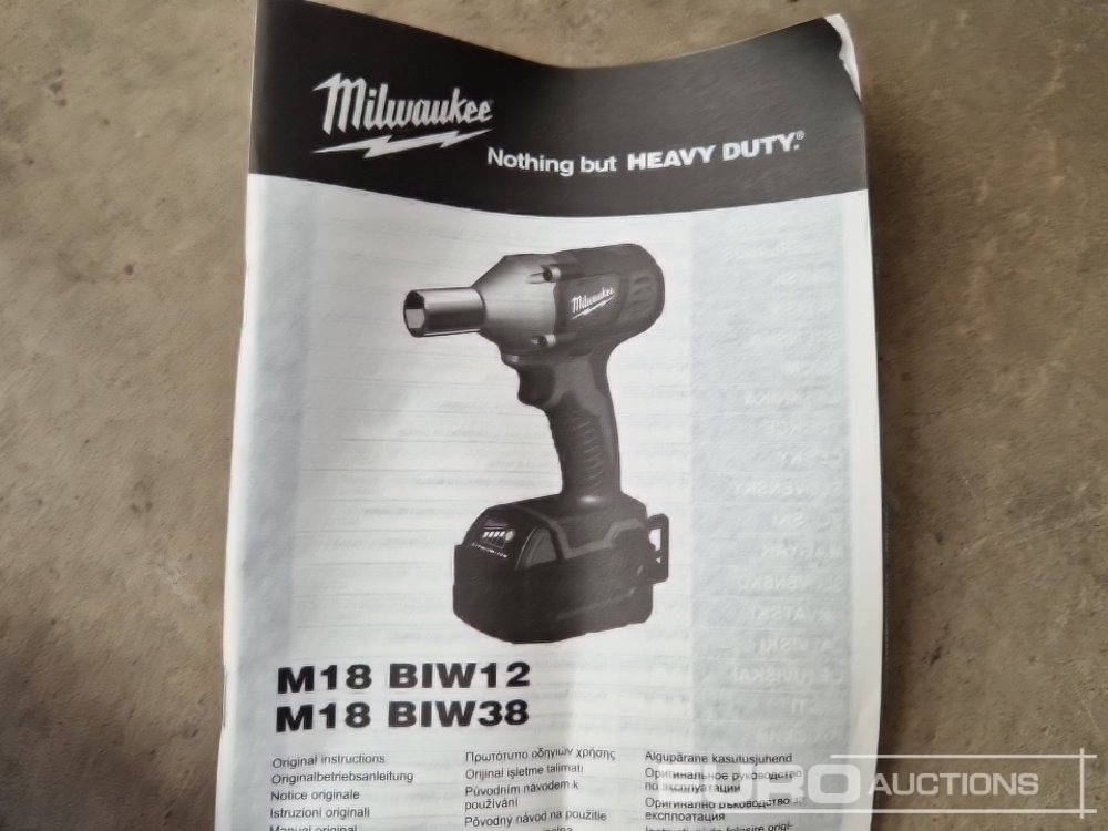 Equipamento de construção Unused Milwaukee M18 1/2 Cordless Impact Wrench (Body Only): foto 12