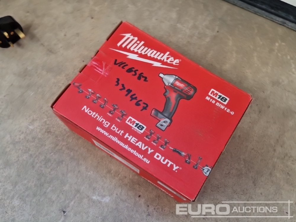 Equipamento de construção Unused Milwaukee M18 1/2 Cordless Impact Wrench (Body Only): foto 15