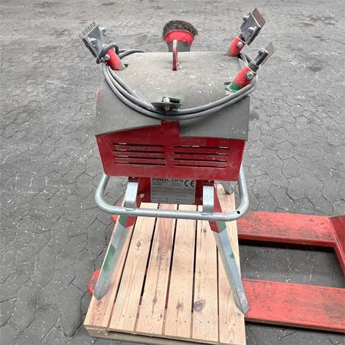 ABC Puliscimattoni - Máquina de asfalto: foto 4 ABC Puliscimattoni - Máquina de asfalto: foto 4