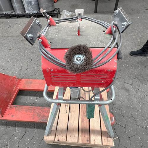 ABC Puliscimattoni - Máquina de asfalto: foto 1 ABC Puliscimattoni - Máquina de asfalto: foto 1