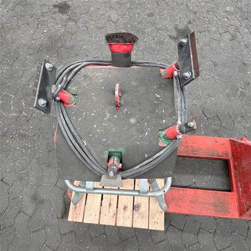 ABC Puliscimattoni - Máquina de asfalto: foto 5 ABC Puliscimattoni - Máquina de asfalto: foto 5