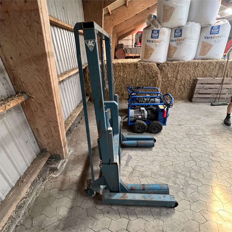 AC Hydraulic WT 1000 - Máquina: foto 4 AC Hydraulic WT 1000 - Máquina: foto 4