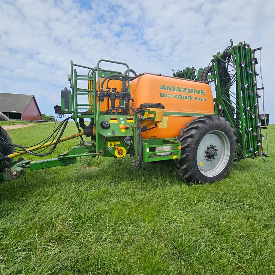 Amazone UG 3000 Nova - Pulverizador agricola: foto 1 Amazone UG 3000 Nova - Pulverizador agricola: foto 1