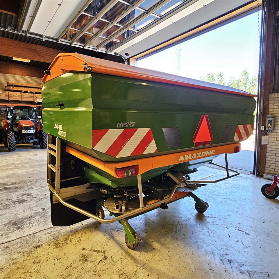 Amazone ZA-TS 4200 - Equipamento de fertilização: foto 5 Amazone ZA-TS 4200 - Equipamento de fertilização: foto 5