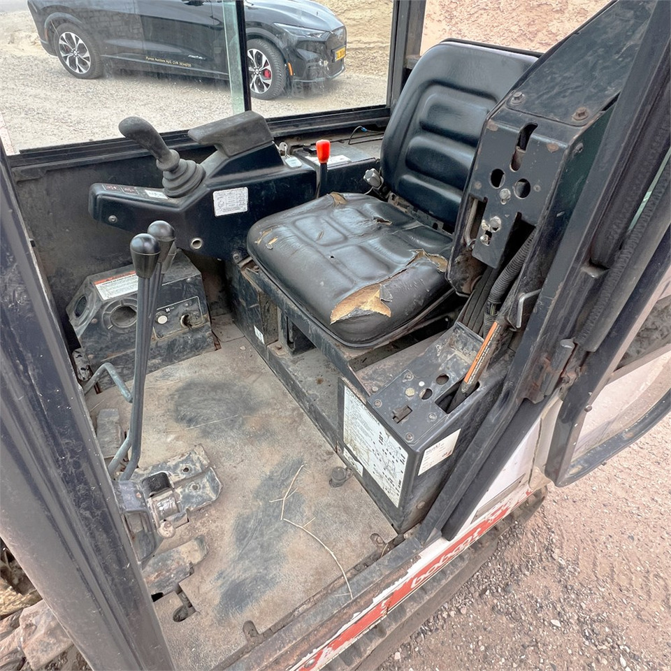 Mini escavadeira Bobcat 320: foto 17 Mini escavadeira Bobcat 320: foto 17