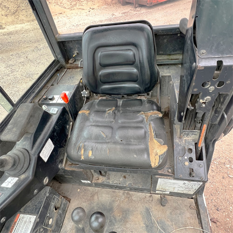 Mini escavadeira Bobcat 320: foto 18 Mini escavadeira Bobcat 320: foto 18