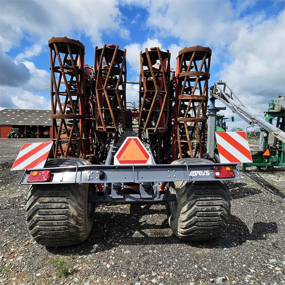 Evers Agro Toric 1200 - Equipamento de fertilização: foto 5 Evers Agro Toric 1200 - Equipamento de fertilização: foto 5