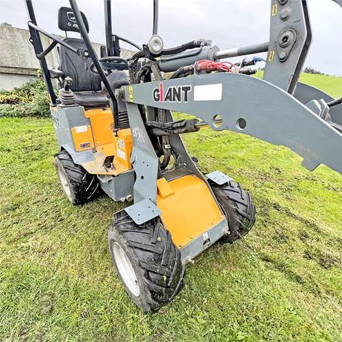 Mini carregadeira Giant D254SW: foto 17 Mini carregadeira Giant D254SW: foto 17