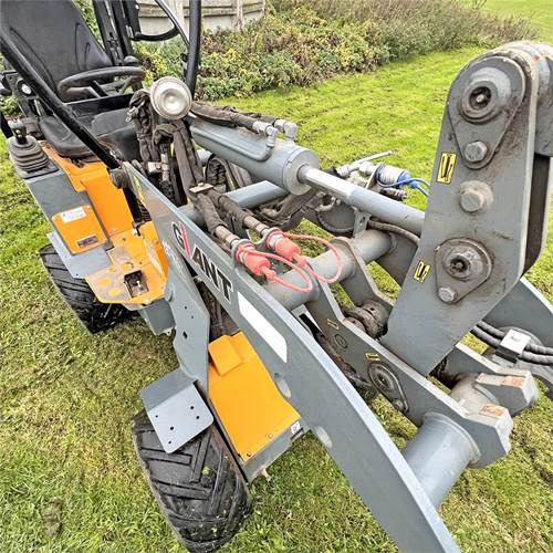 Mini carregadeira Giant D254SW: foto 18 Mini carregadeira Giant D254SW: foto 18