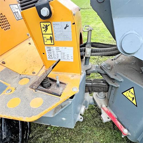 Mini carregadeira Giant D254SW: foto 23 Mini carregadeira Giant D254SW: foto 23