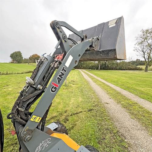 Mini carregadeira Giant D254SW: foto 15 Mini carregadeira Giant D254SW: foto 15