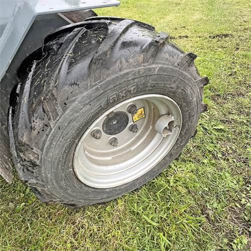 Mini carregadeira Giant D254SW: foto 28 Mini carregadeira Giant D254SW: foto 28