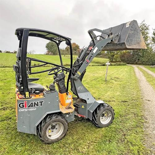 Mini carregadeira Giant D254SW: foto 8 Mini carregadeira Giant D254SW: foto 8