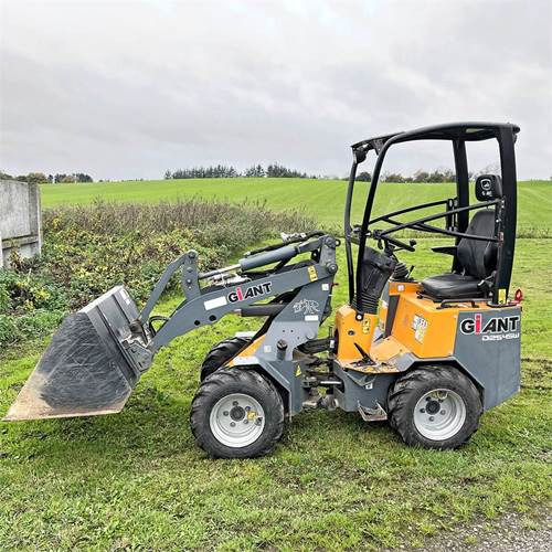 Giant D254SW - Mini carregadeira: foto 2 Giant D254SW - Mini carregadeira: foto 2