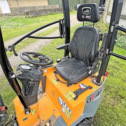 Mini carregadeira Giant D254SW: foto 11 Mini carregadeira Giant D254SW: foto 11